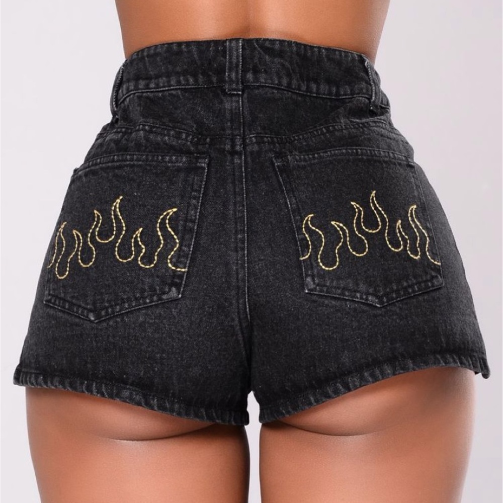 Fashion nova shorts